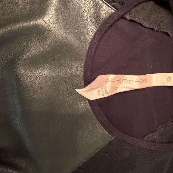 Bailey faux leather tee w mesh sleeves - Picture 2 of 2